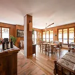 Hotel Elena