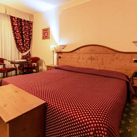 Hotel Elena 3*